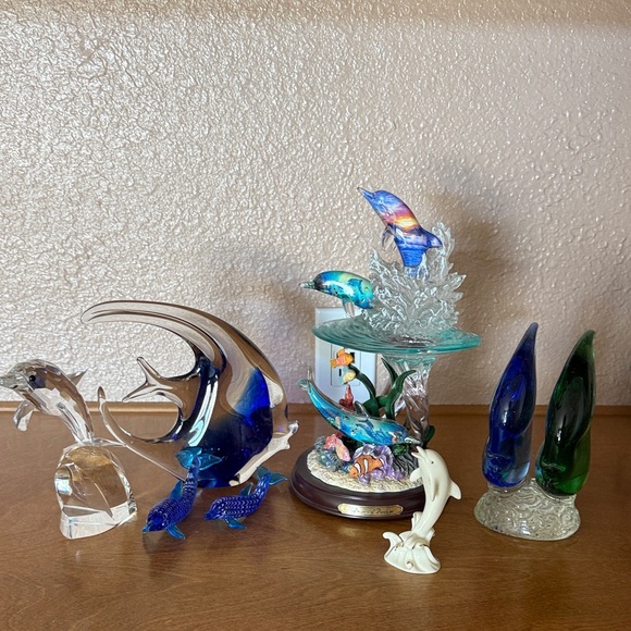 Lenox Vibrant Blue and Green Dolphin Glass Sculpture! Not all are Lenox - Picture 1 of 13